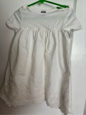 Baby GAP White Toddler Babydoll dress with eyelet Hem. Size 4